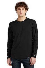 New Era   Heritage Blend Long Sleeve Crew Tee. NEA102